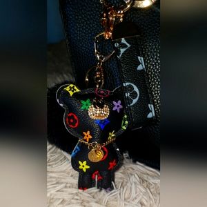 🎉ADORABLE ❤️💛💙🤗🤭🥰 Teddy bear key fob with rhinestone detail & pom pom!
